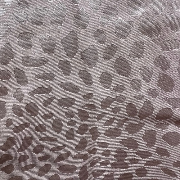 BCBGMaxazria Mauve Chalk Animal Jacquard Short Set Pajamas size Large NWT - Picture 3 of 13